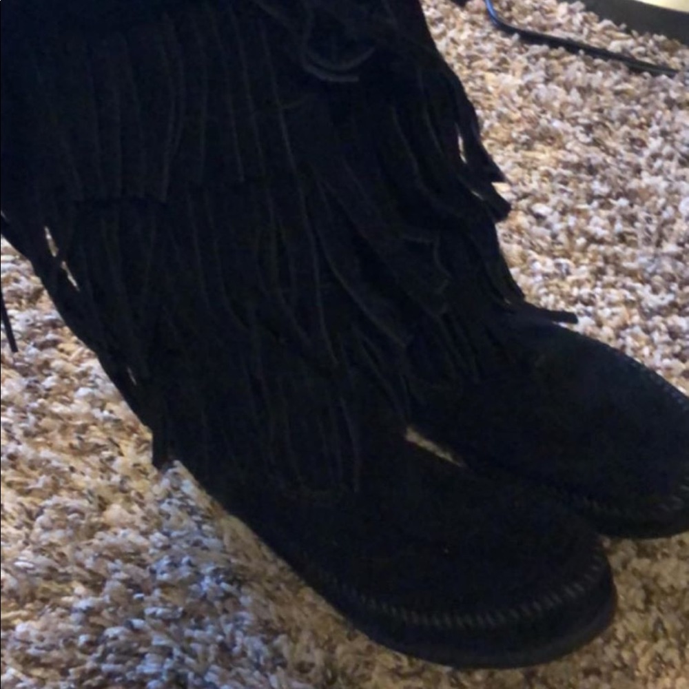 Minnetonka fringe boots